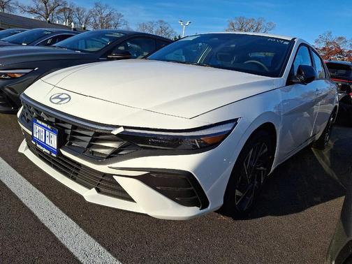2025 Hyundai ELANTRA HEV SEL