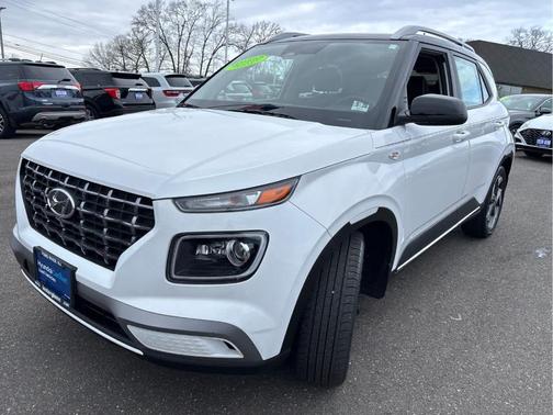 2023 Hyundai VENUE Limited