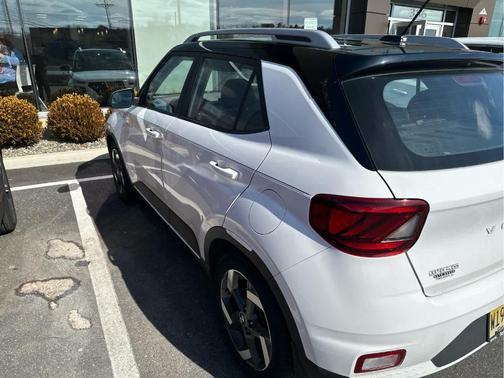 2023 Hyundai VENUE Limited