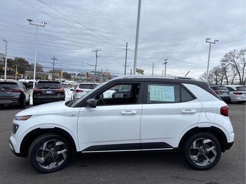 2023 Hyundai VENUE Limited