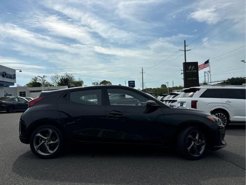 Ultra Black 2020 Hyundai Veloster 2.0
