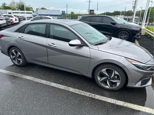 Metal 2023 Hyundai ELANTRA Limited