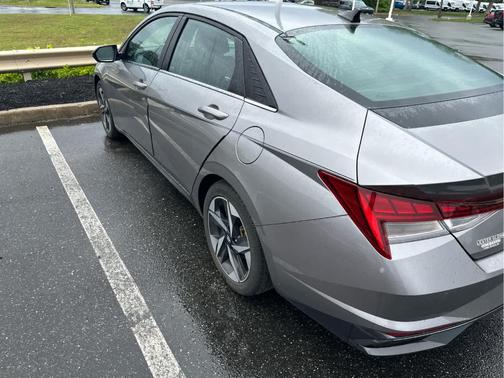 Metal 2023 Hyundai ELANTRA Limited