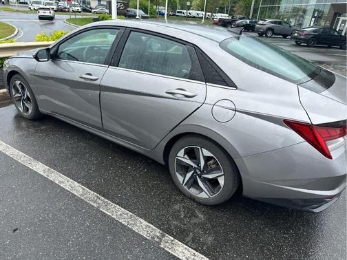Metal 2023 Hyundai ELANTRA Limited