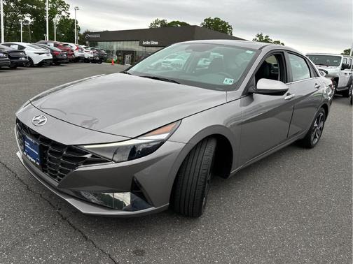 Metal 2023 Hyundai ELANTRA Limited