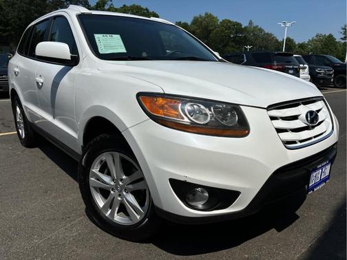2011 Hyundai SANTA FE SE