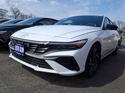 2025 Hyundai ELANTRA HEV SEL