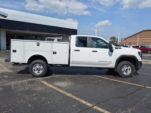 2024 GMC Sierra 2500 Pro