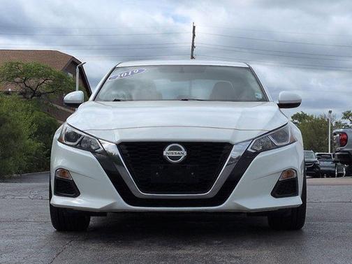 Glacier White 2019 Nissan Altima 2.5 S