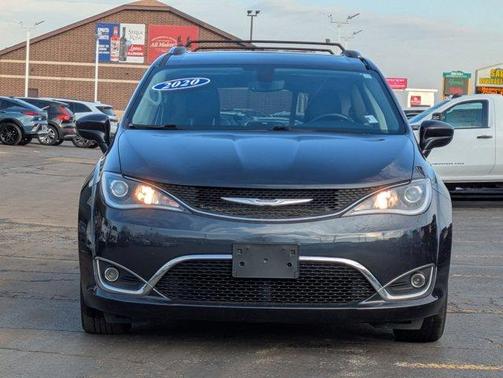 2020 Chrysler Pacifica Touring-L