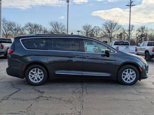 2020 Chrysler Pacifica Touring-L