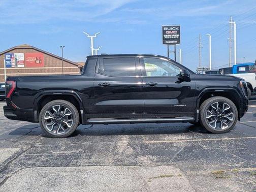 2025 GMC Sierra EV Denali