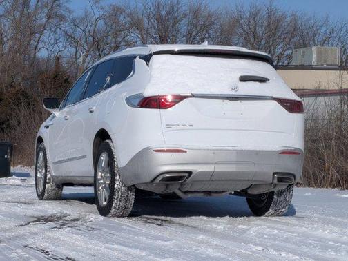 2022 Buick Enclave Essence