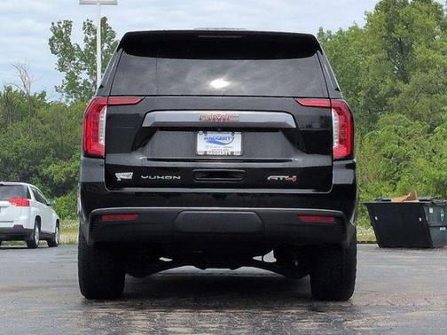 Onyx Black 2023 GMC Yukon XL AT4