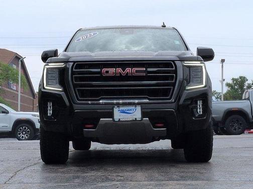 Onyx Black 2023 GMC Yukon XL AT4