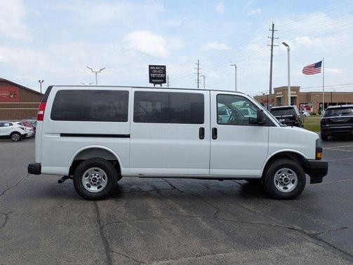2025 GMC Savana 2500 LS