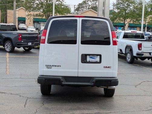 2025 GMC Savana 2500 LS