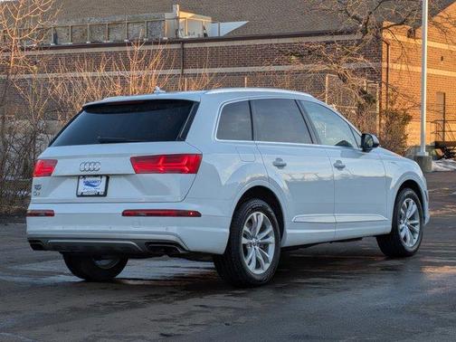 2019 Audi Q7 45 Premium Plus