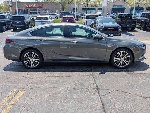 2018 Buick Regal Sportback Essence
