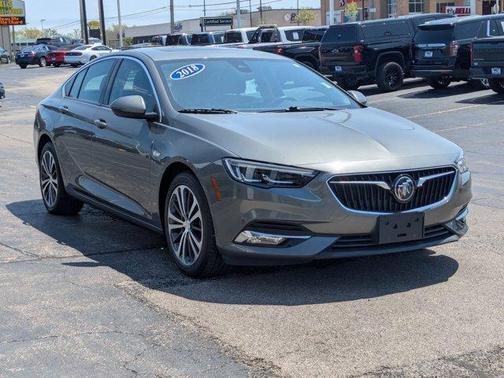 2018 Buick Regal Sportback Essence
