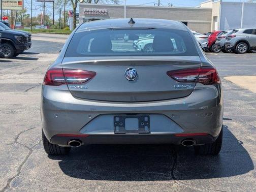 2018 Buick Regal Sportback Essence