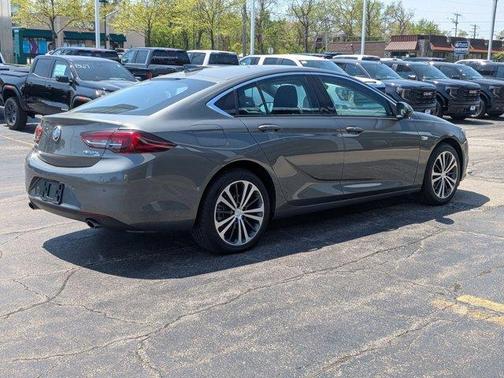 2018 Buick Regal Sportback Essence