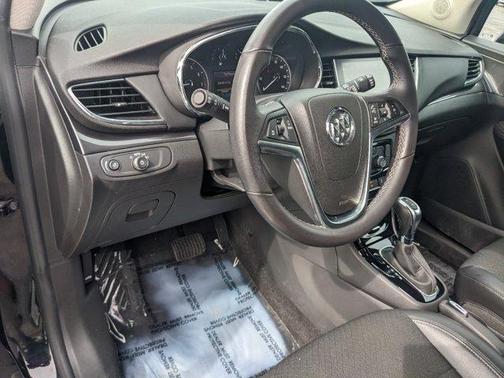 Photo 2 of 26 of 2019 Buick Encore Preferred