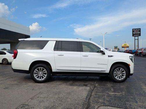 2022 GMC Yukon XL SLT