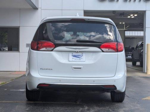 2018 Chrysler Pacifica Touring Plus