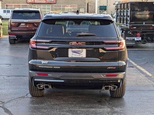 2025 GMC Acadia AT4