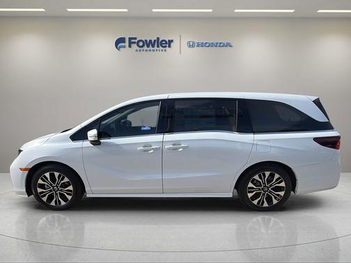 Platinum White Pearl 2026 Honda Odyssey
