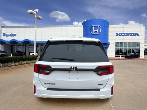 Platinum White Pearl 2026 Honda Odyssey Sport-L
