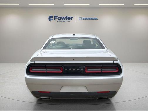 Nickel 2022 Dodge Challenger SXT