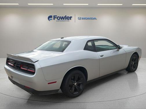 Nickel 2022 Dodge Challenger SXT