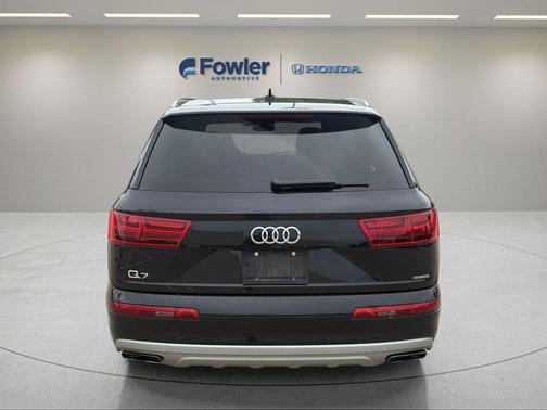 Orca Black Metallic 2019 Audi Q7 45 Premium Plus