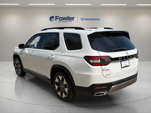 Platinum White Pearl 2026 Honda Pilot Elite