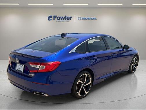 Still Night Pearl 2022 Honda Accord Sport SE