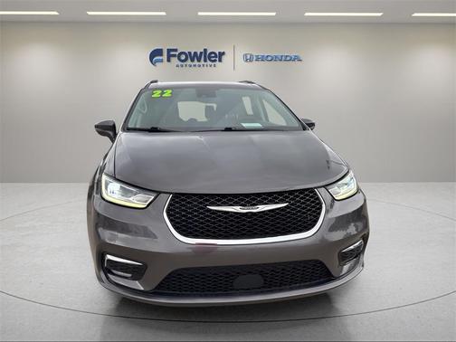 2022 Chrysler Pacifica Touring-L