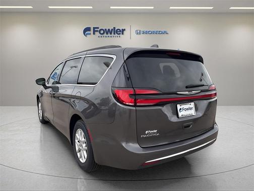 2022 Chrysler Pacifica Touring-L