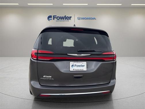 2022 Chrysler Pacifica Touring-L