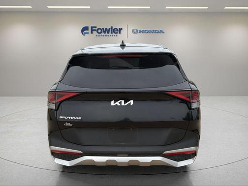 Fusion Orange 2024 Kia Sportage LX