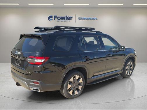 Crystal Black Pearl 2026 Honda Pilot Elite