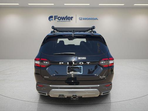 Crystal Black Pearl 2026 Honda Pilot Elite