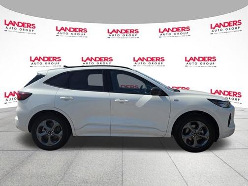 STAR WHITE METALLIC TRI-COA 2024 Ford Escape ST-LINE