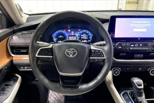 Storm Cloud 2024 Toyota Grand Highlander Platinum