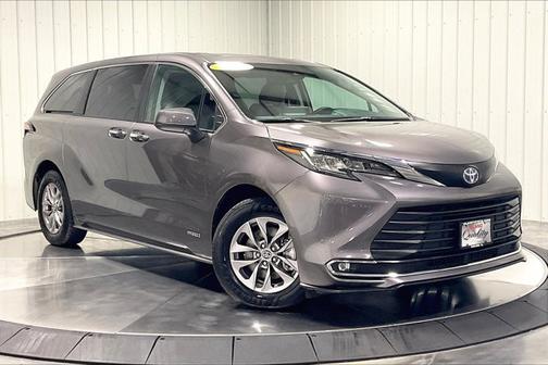 2021 Toyota Sienna XLE