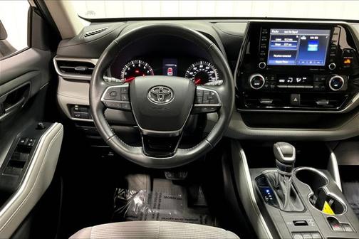 2020 Toyota Highlander LE