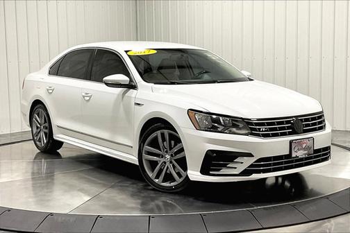 2017 Volkswagen Passat R-Line w/Comfort Pkg