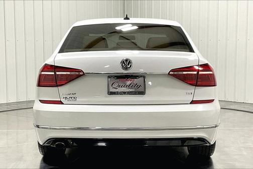 2017 Volkswagen Passat R-Line w/Comfort Pkg