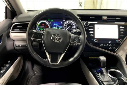 2020 Toyota Camry Hybrid XLE